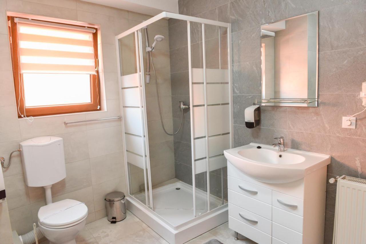 Hotel Darina Tarnaveni Tirnaveni Екстер'єр фото