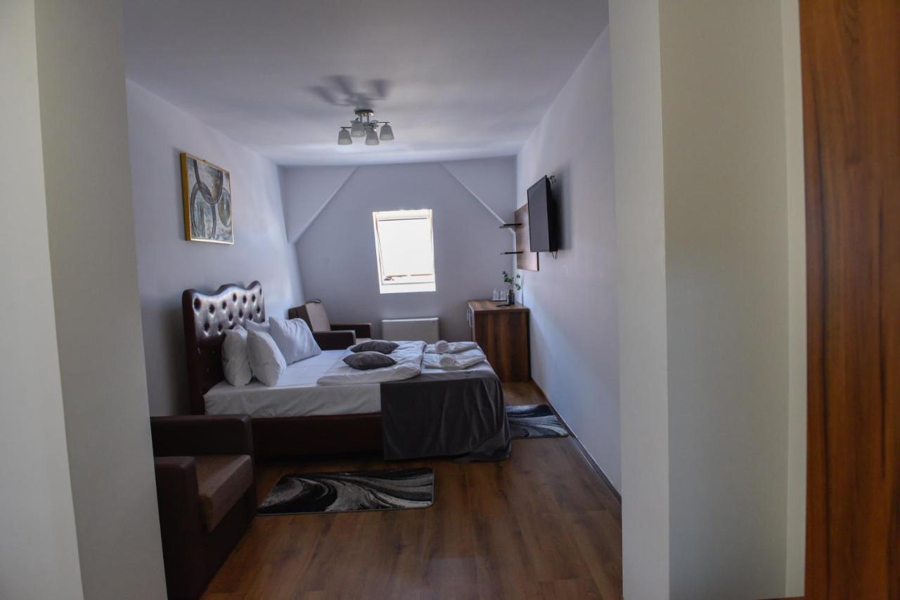 Hotel Darina Tarnaveni Tirnaveni Екстер'єр фото