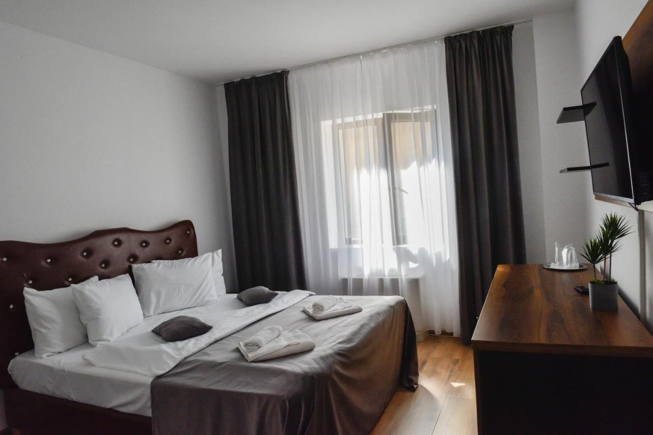 Hotel Darina Tarnaveni Tirnaveni Екстер'єр фото